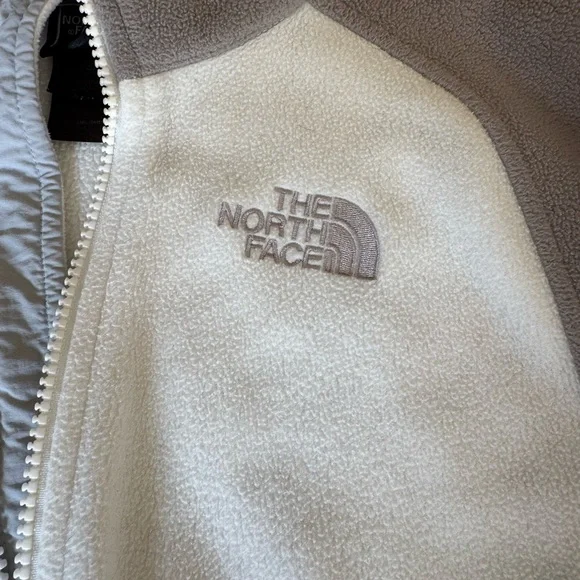 The North Face Gray and White Ski Jacket with Color Blocking - Picture 3 of 6